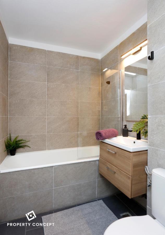 Brand New Lovely Studio Near Metro Station Bucureşti Ngoại thất bức ảnh
