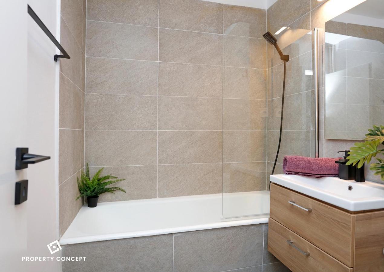 Brand New Lovely Studio Near Metro Station Bucureşti Ngoại thất bức ảnh